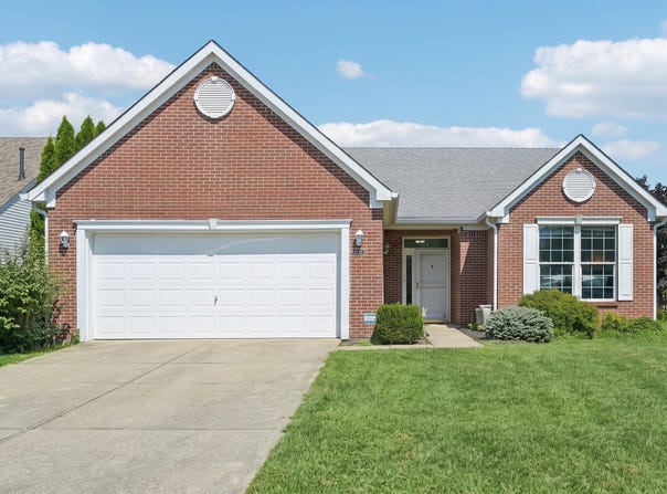 1098 Springwater Circle, Greenwood, IN 46143