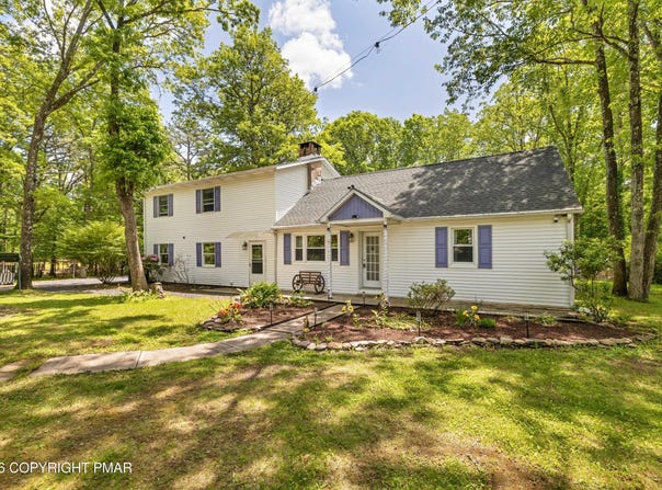 1106 Lakeside Drive, Effort, PA 18330