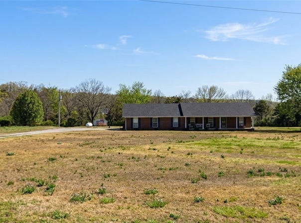 12739 Hogeye Road, Prairie Grove, AR 72753