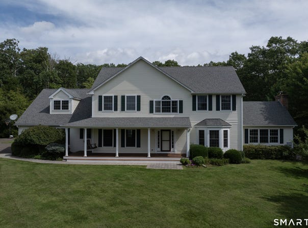 14 James Vincent Drive, Clinton, CT 06413