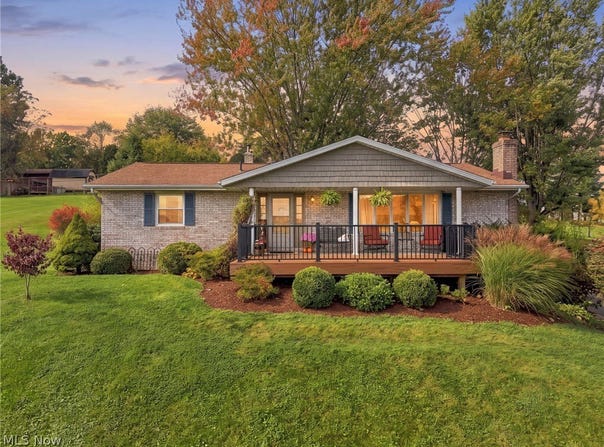6439 Kemary Avenue SW, Navarre, OH 44662