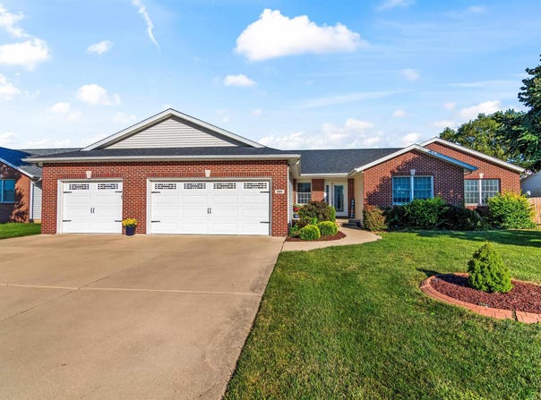 520 PLEASANT Court, Chatham, IL 62629-1902