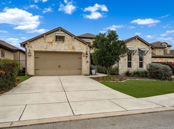 9911 Barefoot, Boerne, TX 78006