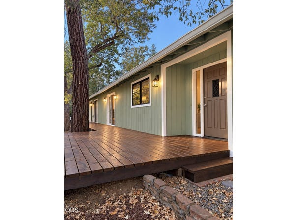 15 Twin Oaks Road, Jacksonville, OR 97530