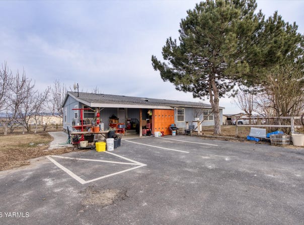 1383 Puterbaugh Rd, Grandview, WA 98930