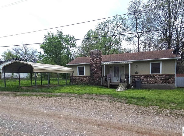 26062 Sarong Drive, Edwards, MO 65326