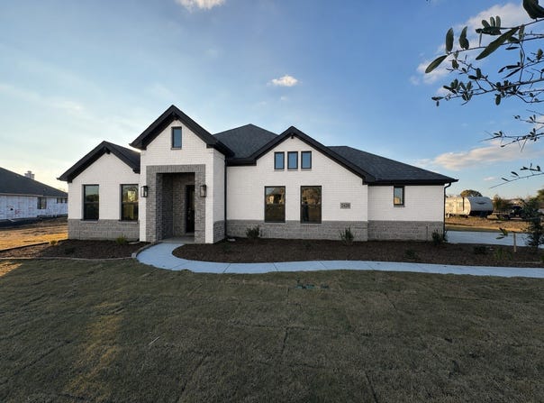 7015 Lilly Lane, Sanger, TX 76266