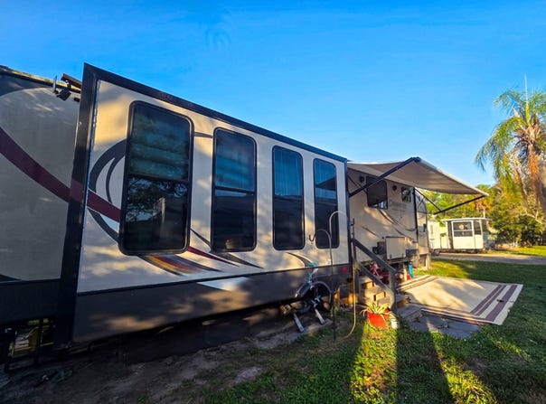 1201 GLORY WAY BLD, Bradenton, FL 34212