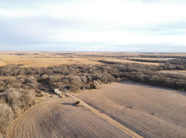 3244 Road Pq, Nelson, NE 68961