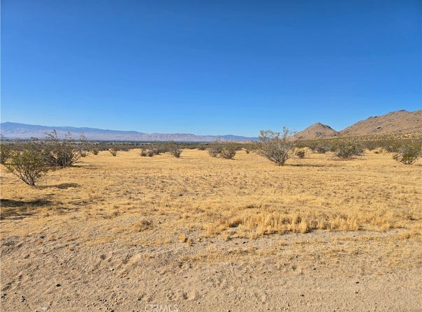Falchion Rd 0472-331-03, Apple Valley, CA 92307