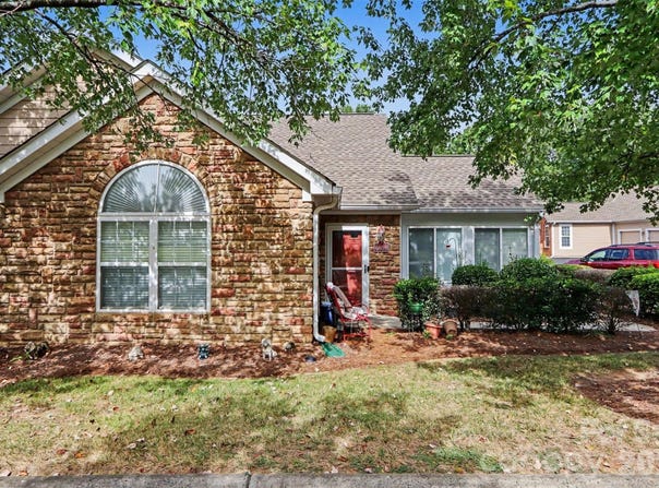 6809 Ledgestone Place, Charlotte, NC 28227
