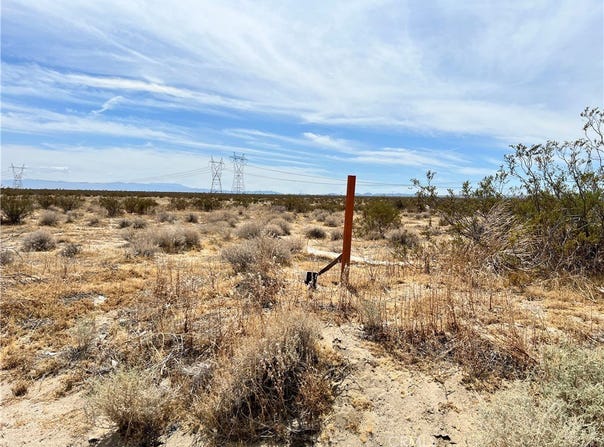 Sandstone Road, Phelan, CA 92371