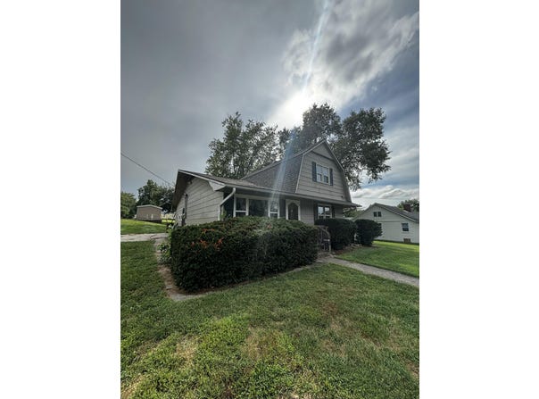 106 Chestnut St, Blackburn, MO 65321