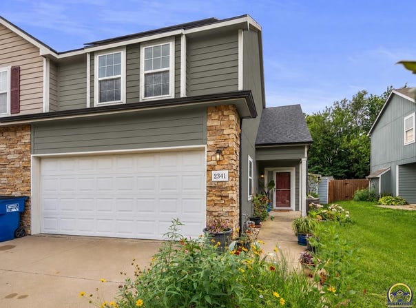 2341 Surrey Dr, Lawrence, KS 66046