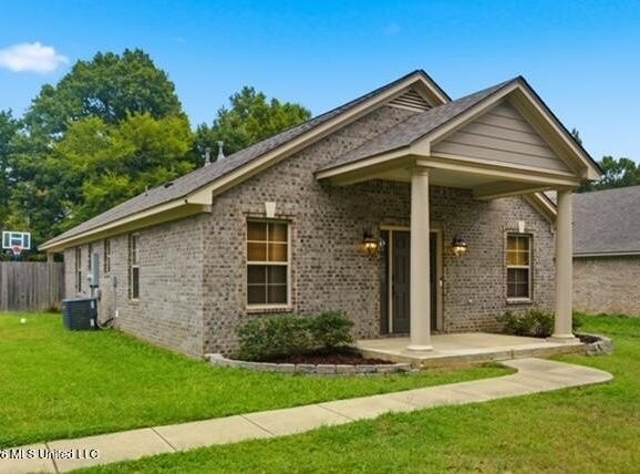 121 Woolfolk Road, Senatobia, MS 38668