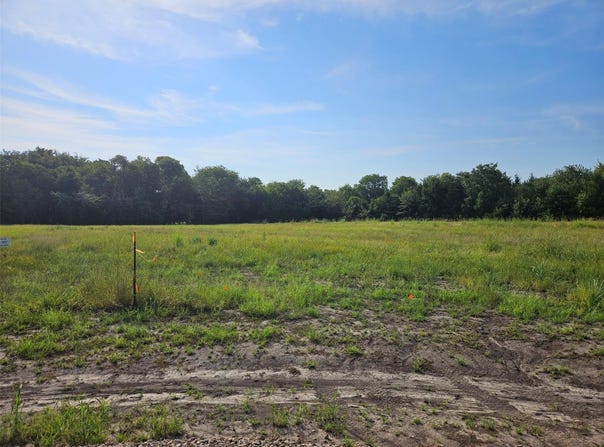Hayfield Court, Paris, TX 75460