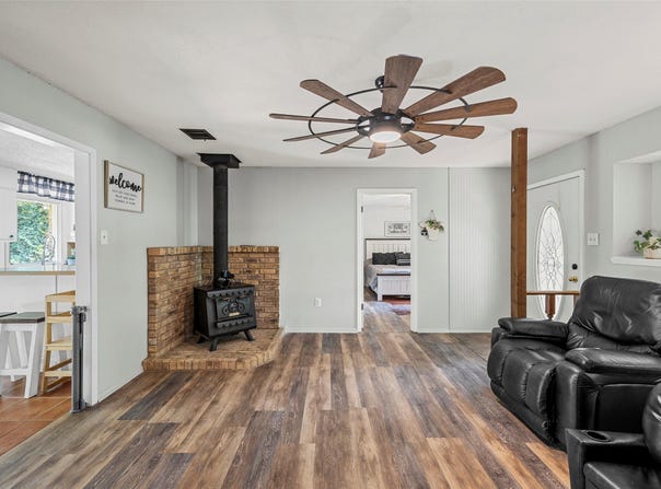 611 Rosenthal Road, Lorena, TX 76655