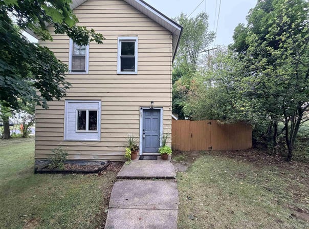 805 N 5TH STREET, ISHPEMING, MI 49849
