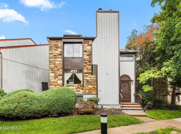 84 Diamond Lane, Old Bridge, NJ 08857