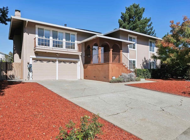 3247 Round Hill Drive, Hayward, CA 94542