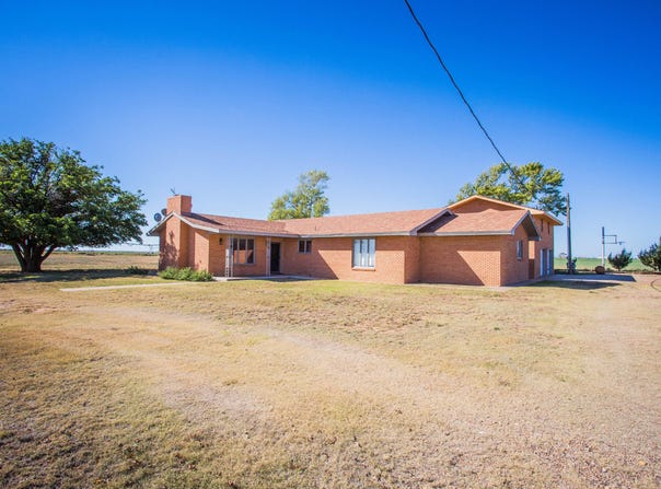 910 FM1842, Olton, TX 79064