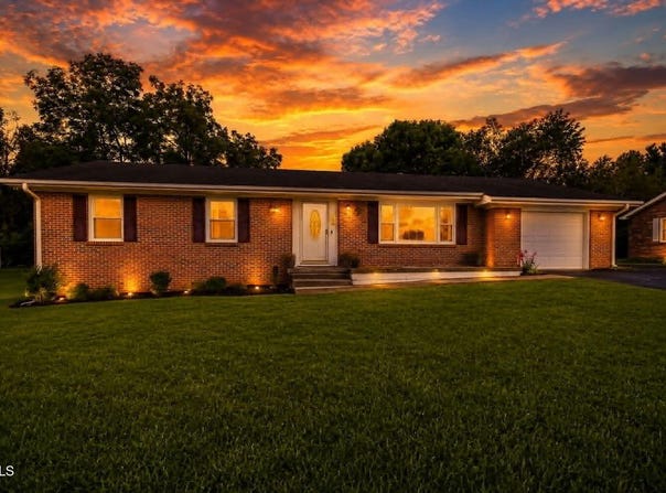 382 Meadowcrest Drive, Bristol, VA 24201