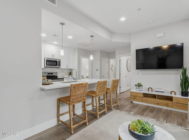 2022 E River Road, Tucson, AZ 85718