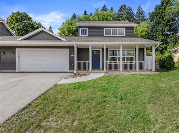 1914 N River Dr, West Bend, WI 53090