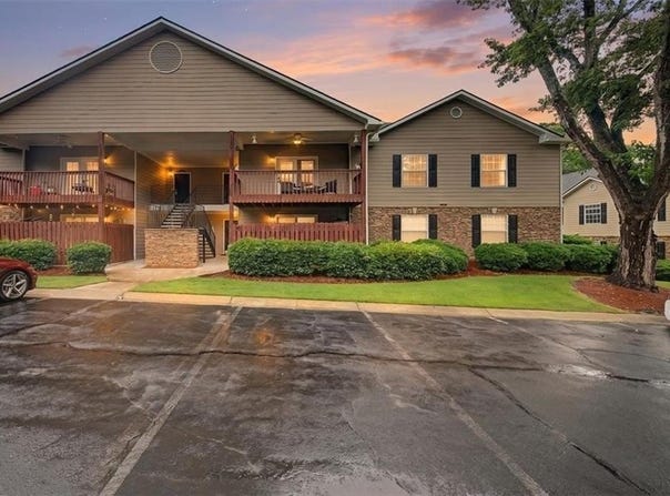 604 Brighton Point, Atlanta, GA 30328
