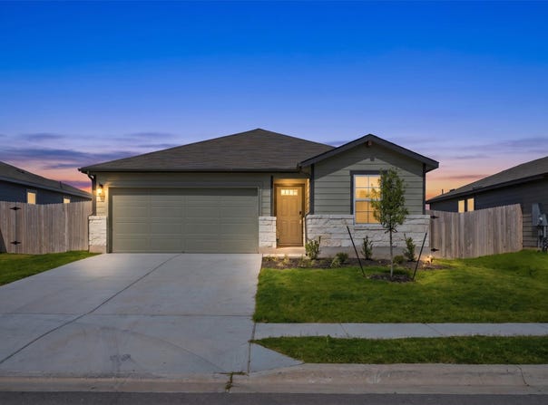 121 Honey Bee Rd, Jarrell, TX 76537