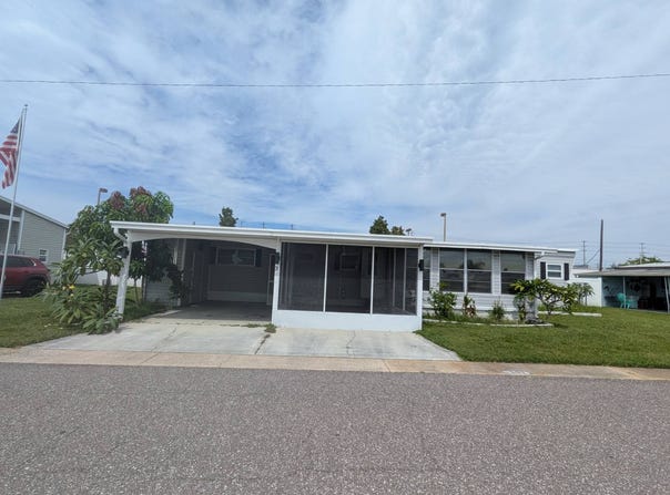 2505 E Bay Drive, Largo, FL 33771
