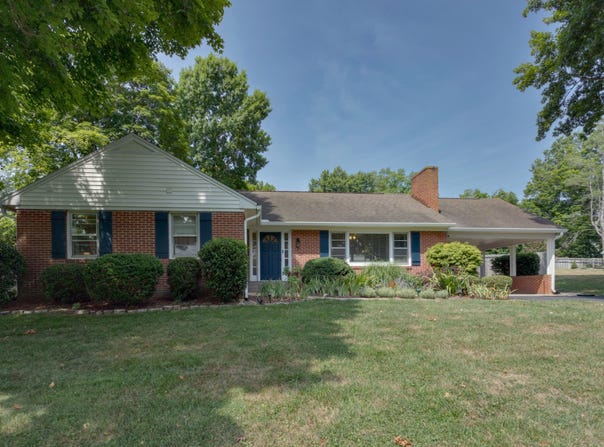 108 Oakview Dr, Lexington, VA 24450