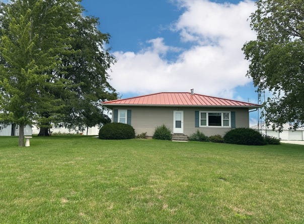 260 E 3300 N Road, Herscher, IL 60941