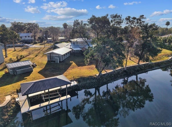 11588 N Caribee Point, Inglis, FL 34449