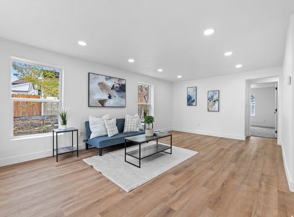 5245 S 900 E, Murray, UT 84117
