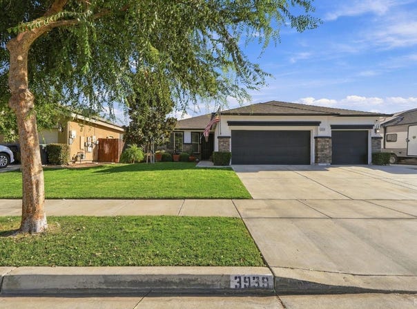 3939 E Laura, Visalia, CA 93292