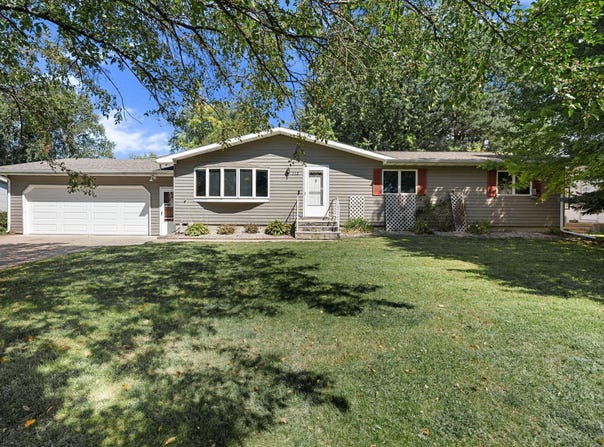 112 13th Avenue NW, Waseca, MN 56093
