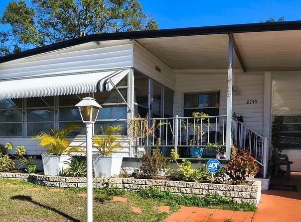 2213 Miramont Circle, Valrico, FL 33594