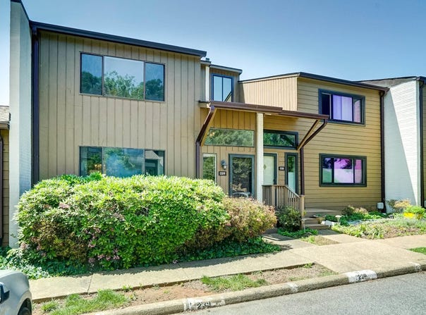 239 HARVEST DR, Charlottesville, VA 22903