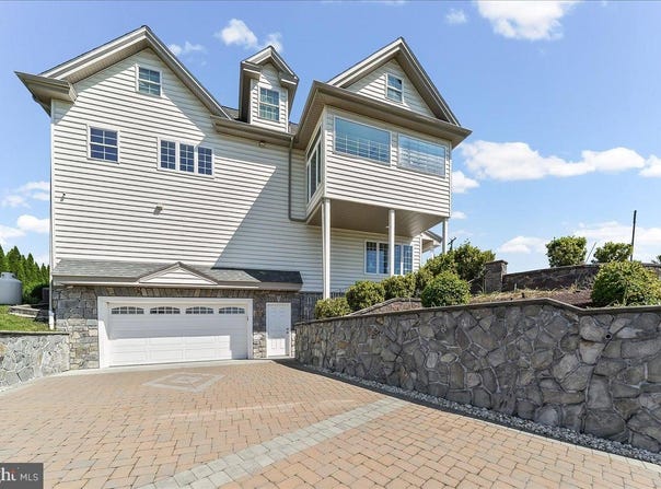 558 E BALTIMORE Pike, WEST GROVE, PA 19390