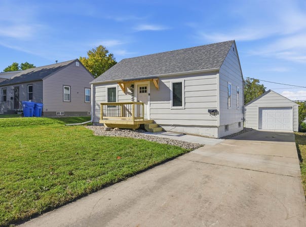 523 S Lyndale Ave, Sioux Falls, SD 57104