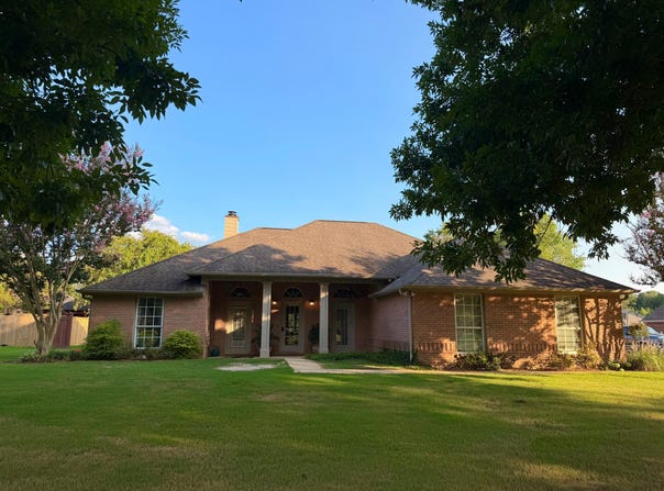 5567 Lakefront Dr, Tupelo, MS 38801