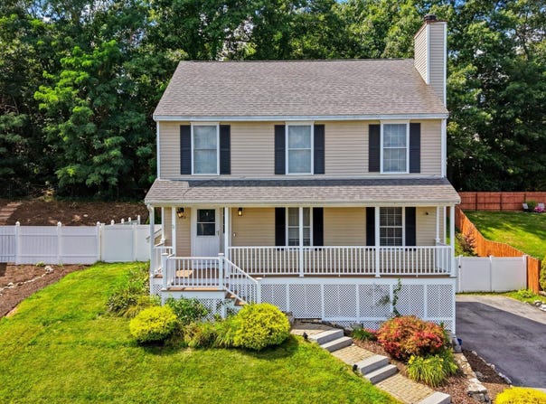 160 Heathrow Avenue, Manchester, NH 03104