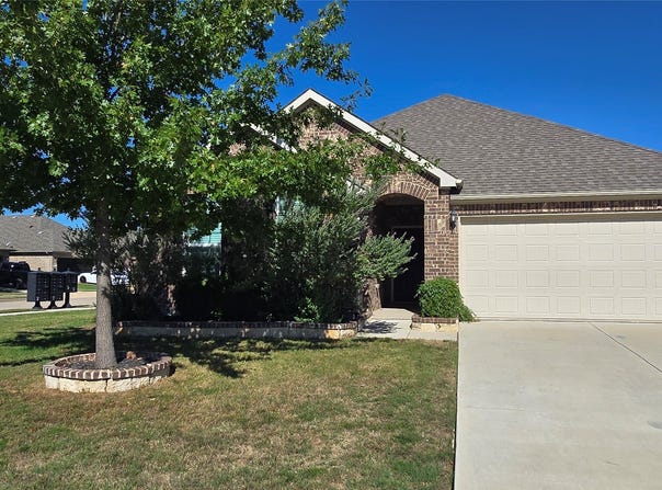 2516 Linwood Drive, Mansfield, TX 76084