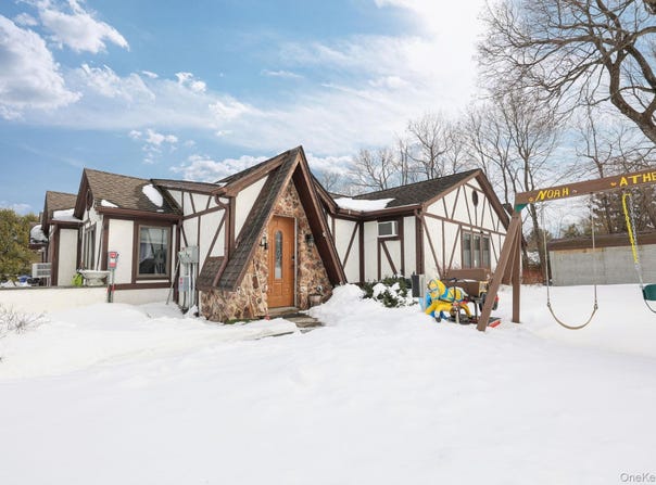 4 Lambros Drive, Monroe, NY 10950