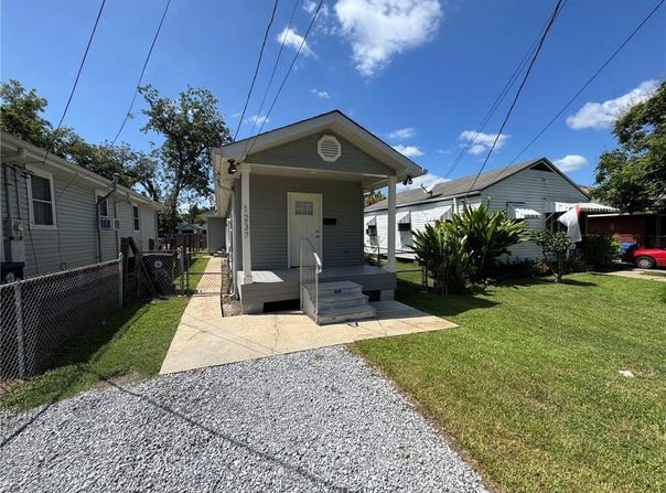 1237 CASA CALVO Street, New Orleans, LA 70114