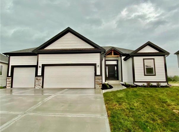 2144 Deerfield Terrace, Liberty, MO 64068
