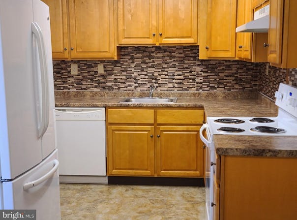 60 VILLANOVA Court, SICKLERVILLE, NJ 08081