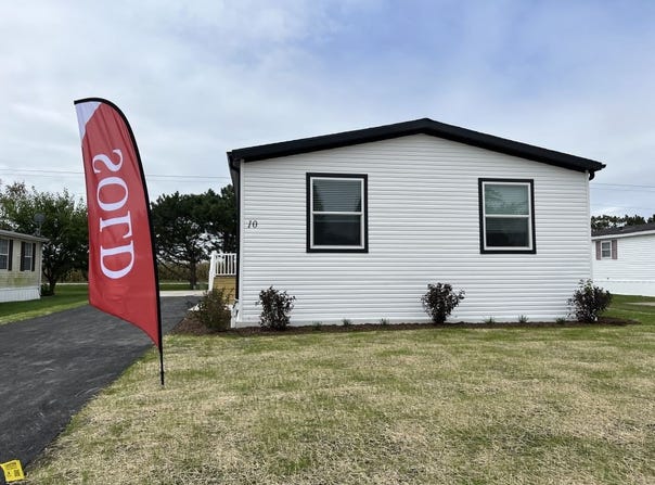 10 Drake Lane, Beecher, IL 60401