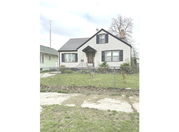 1221 E CHESTNUT Street, Kankakee, IL 60901